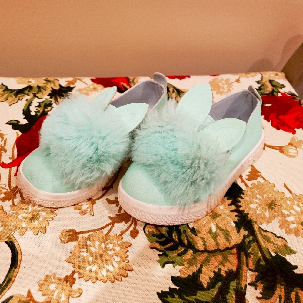 Shoes size us8 2/3 years